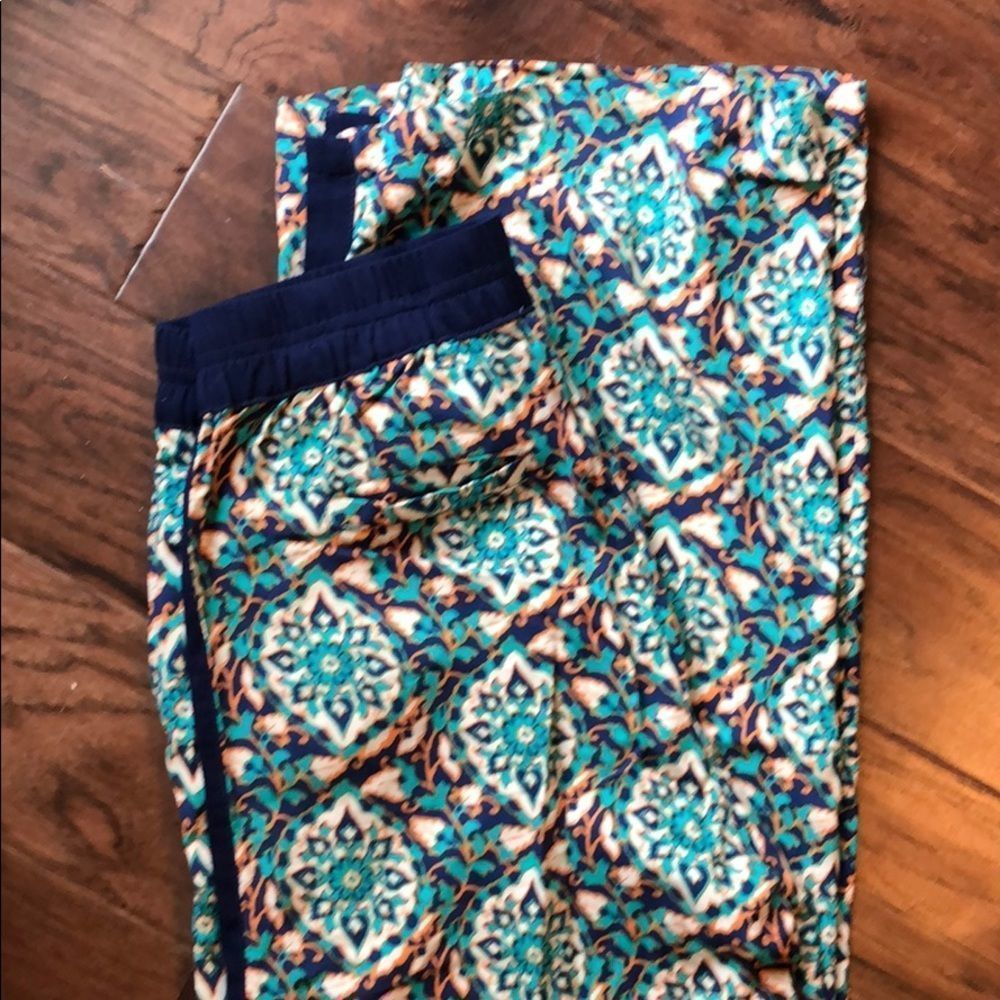 Patterned Palazzo Pants - Picture 3 of 6